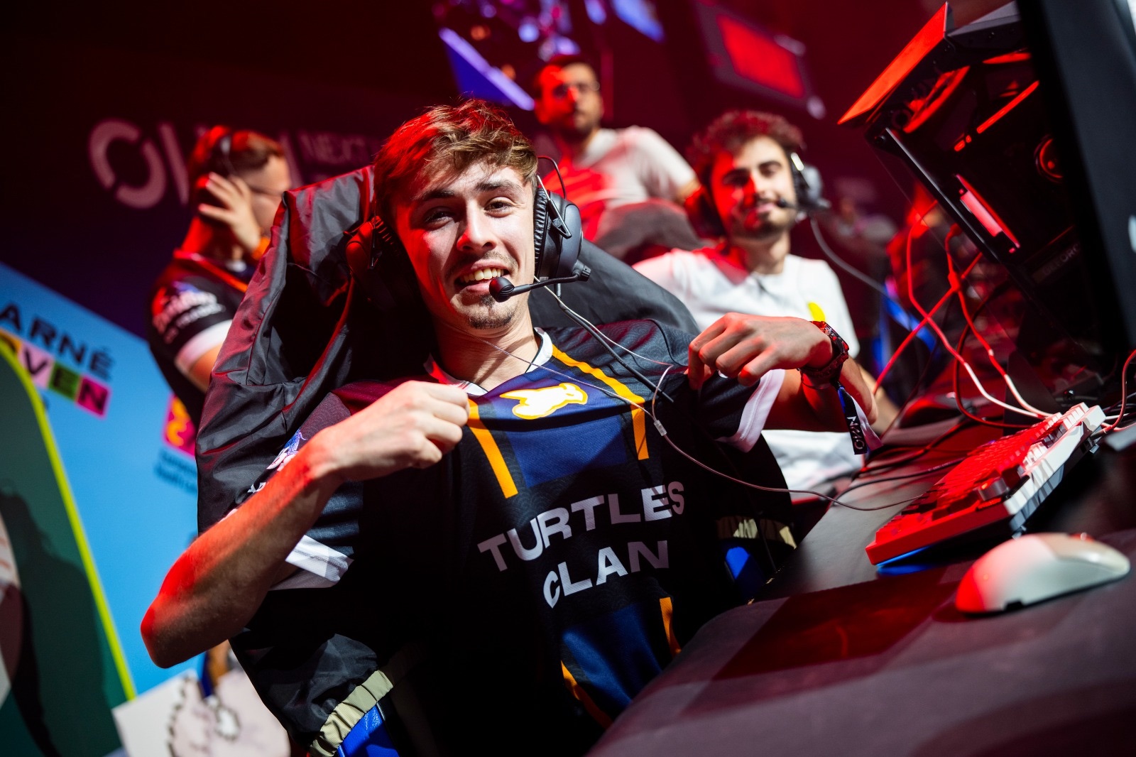 Jugador de Turtles Clan celebrando en competición